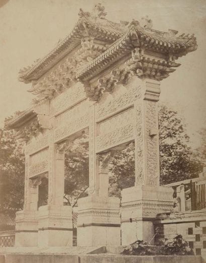 FELICE BEATO (1832-1909)
L'arche du Temple...
