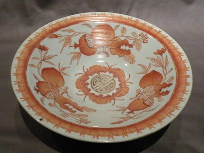 Coupe en porcelaine Chine, début du XXe siècle...