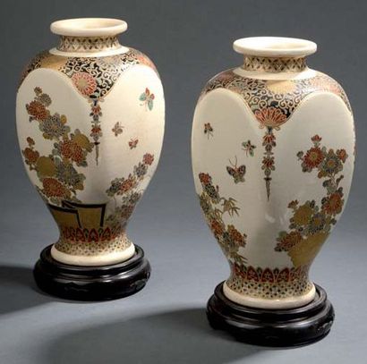 Paire de vases en faïence satsuma Japon,...