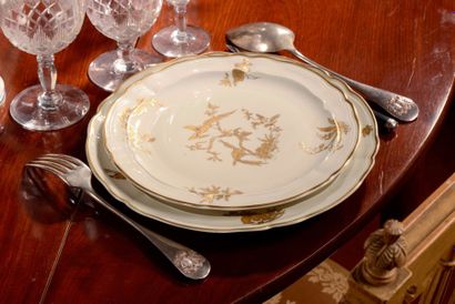 Bernarda ud & Cie
Service de table de soixante-huit...