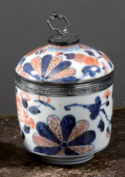 Pot couvert en porcelaine Imari, monture...