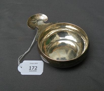 Tasse à vin, Rouen, vers 1727. En argent....