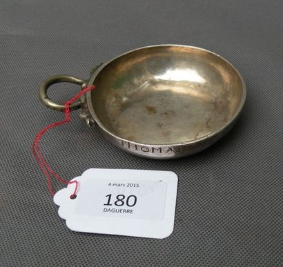 Tasse à vin attr. à Florisson. En argent...