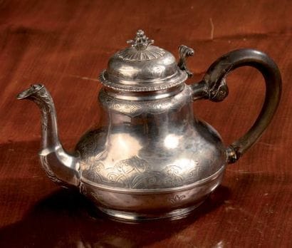Théière, Berne, XVIIIe siècle. En argent,...