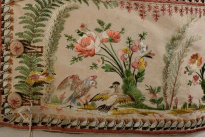 Gilet droit brodé en pièce vers 1780. Probablement...