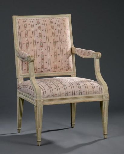 Suite de quatre fauteuils estampillés Dupain...
