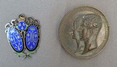 Lot: pendentif Souvenirs des exécutions du...