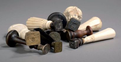 Lot de six cachets en argent, vermeil, ivoire...