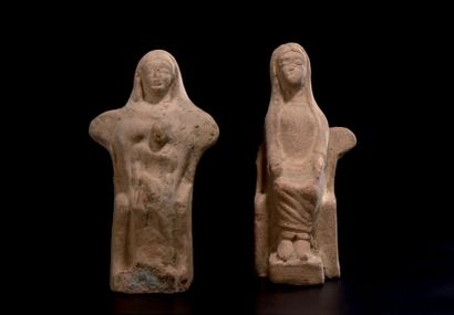 Lot de deux statuettes représentant des déesses...