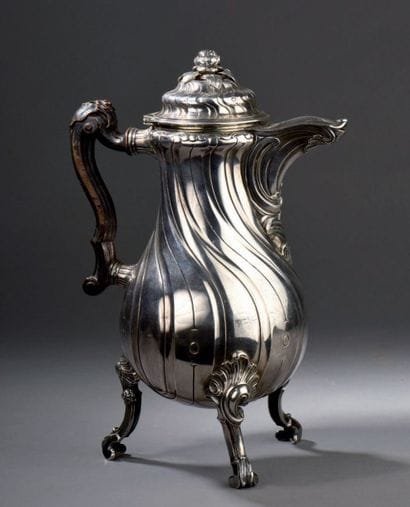 Cafetière en argent à côtes torses par Nicolas...