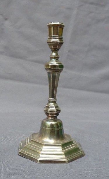 Bougeoir en argent mouluré par Fourty. Modèle...