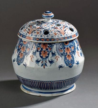 ROUEN
Vase pot-pourri couvert à décor en...