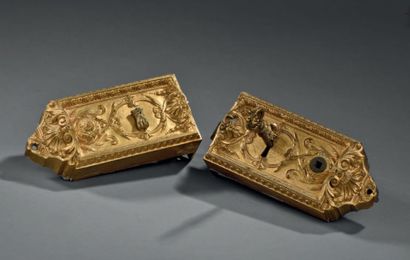 Serrure de style Louis XVI. En bronze ciselé...