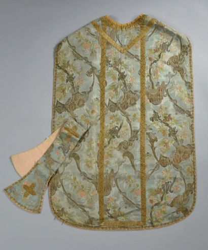Chasuble et manipule en brocart bizarre,...