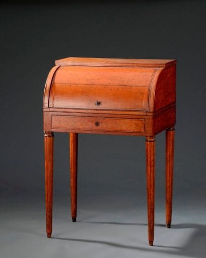 Petit bureau bonheur du jour, attribué à...