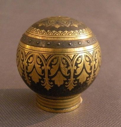 Pommeau de canne en bronze et or, d'époque...