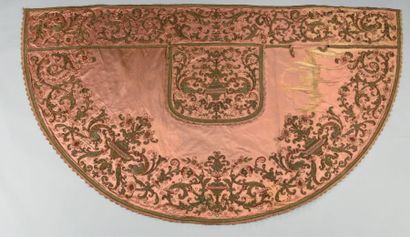 Chape aux broderies réappliquées, vers 1900....
