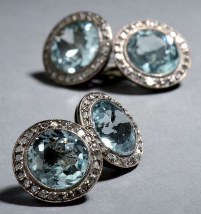 Paire de boutons de manchettes en argent...