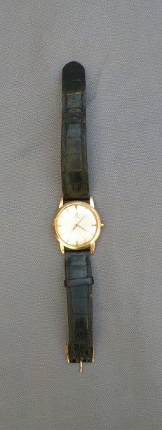 Montre d'homme Omega en or jaune, à boîtier...