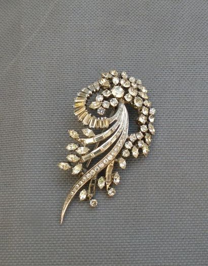 Broche en argent (supérieur à 800/000) à...