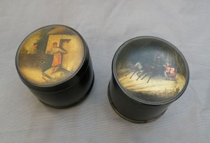 Deux boîtes à thé russes cylindriques en...