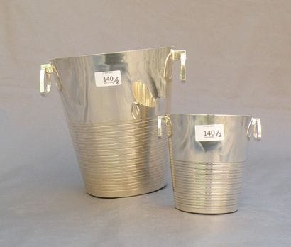Seau à champagne et seau à glace en métal...