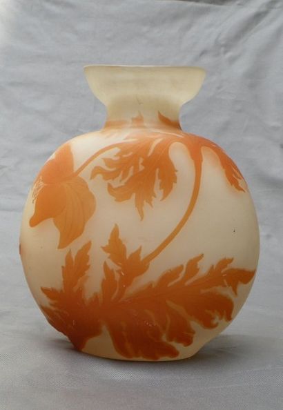 Émile GALLÉ (1846-1904)
Vase ovoïde à col...