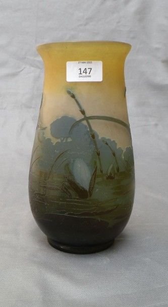 Émile GALLÉ (1846-1904)
Vase ovoïde allongé...