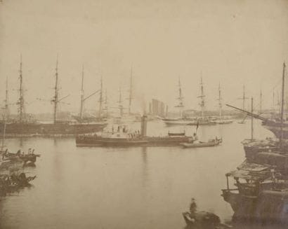 ANONYME
Bateau à vapeur dans le port de Shangai...