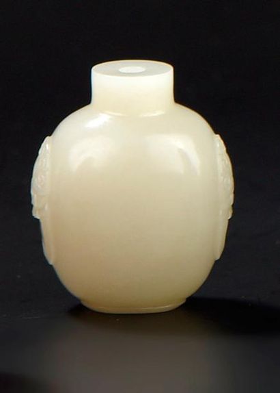 Tabatière en jade céladon pâle Chine De forme...