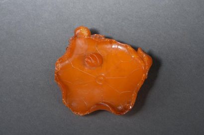Petit rince-pinceaux en ambre Chine, fin...