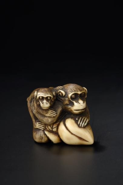 Netsuke en ivoire Japon, XIXe siècle Représentant...