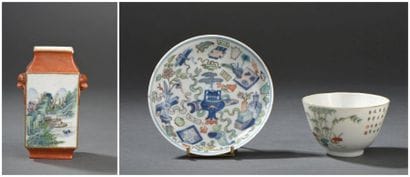 Petit vase, coupelle et bol en porcelaine...
