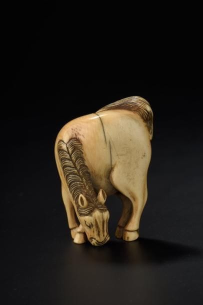 Netsuke en ivoire Japon, XIXe siècle Représentant...