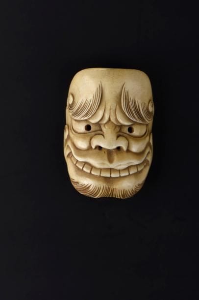 Netsuke en ivoire Japon, XIXe siècle Masque...