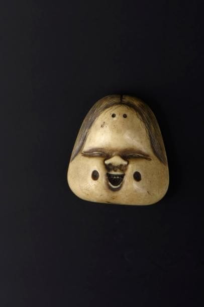 Netsuke en ivoire Japon, XIXe siècle Masque...