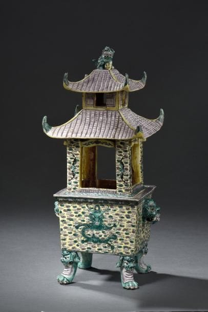 Brûle-parfum couvert en porcelaine à fond...
