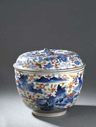 Grand pot couvert en porcelaine bleu blanc...