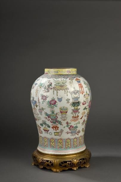 Potiche en porcelaine polychrome Chine, fin...