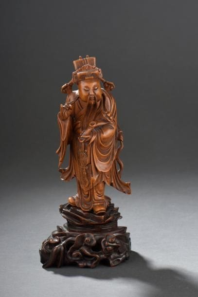 Statuette de dignitaire en buis sculpté Chine,...