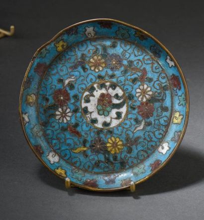 Paire de coupelles en bronze et émaux cloisonnés...