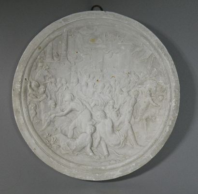Médaillon en platre à décor en relief d'une...