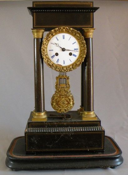 Pendule portique d'époque Louis Philippe,...