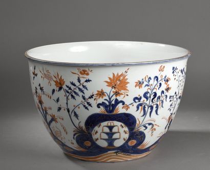 Bassin en porcelaine de Paris à décor Imari...