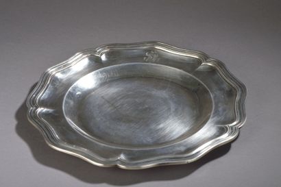 Plat en argent de style XVIIIe siècle, poinçon...