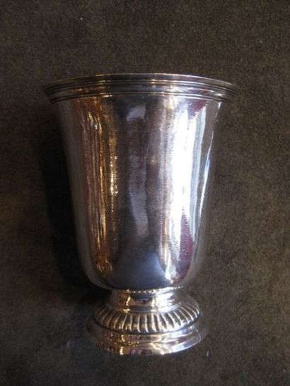 Rare timbale en argent du XVIIIe siècle....