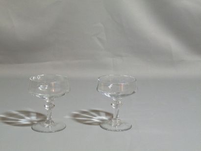 Douze coupes à champagne en cristal, modèle...