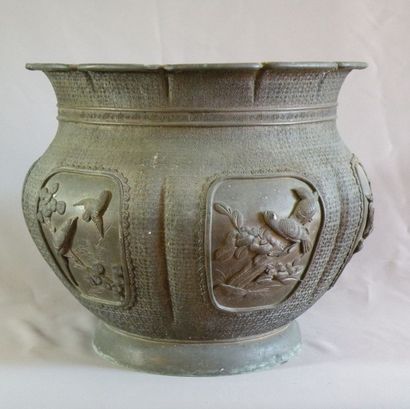 Vase bronze Indochine. H.32 D.36 cm