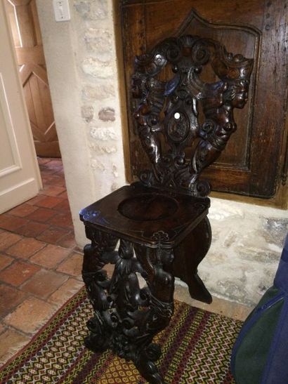 Paire de chaises alsaciennes dites escabelle...