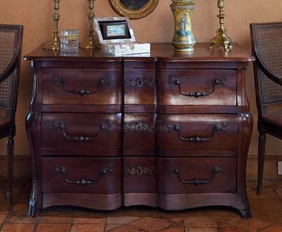 Commode en acajou, travail de port d'époque...